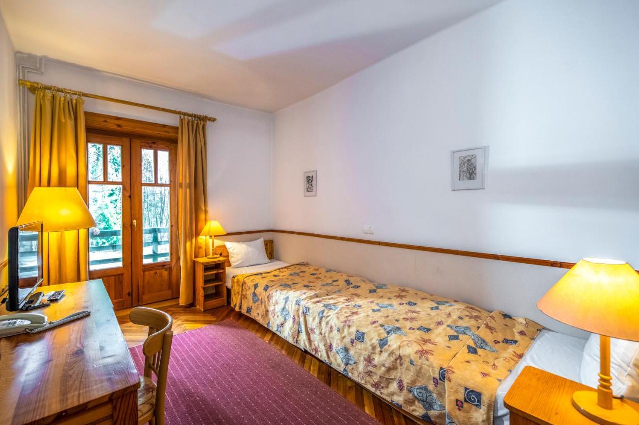 Bakony Hotel Bakonybél エクステリア 写真