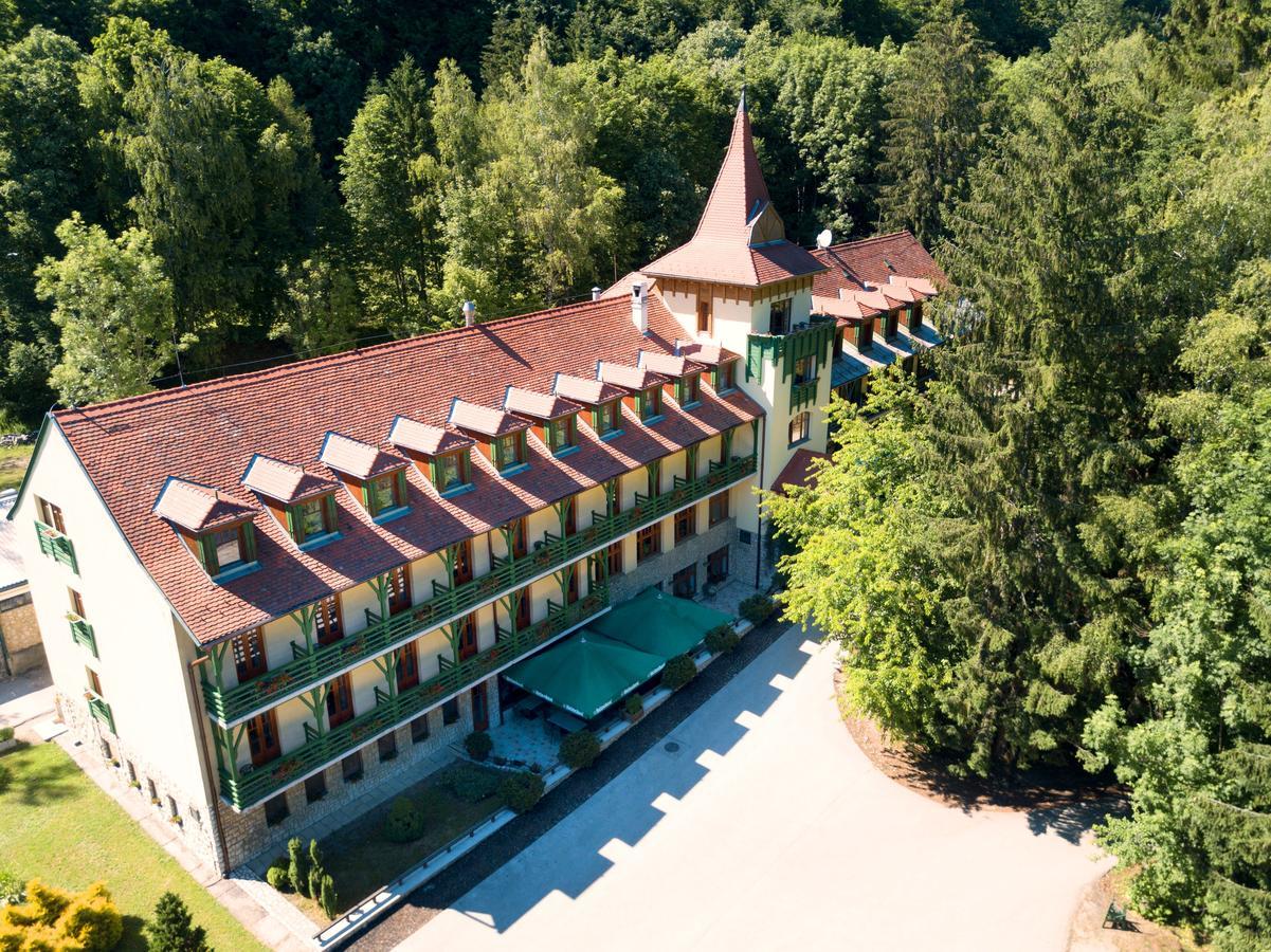 Bakony Hotel Bakonybél エクステリア 写真