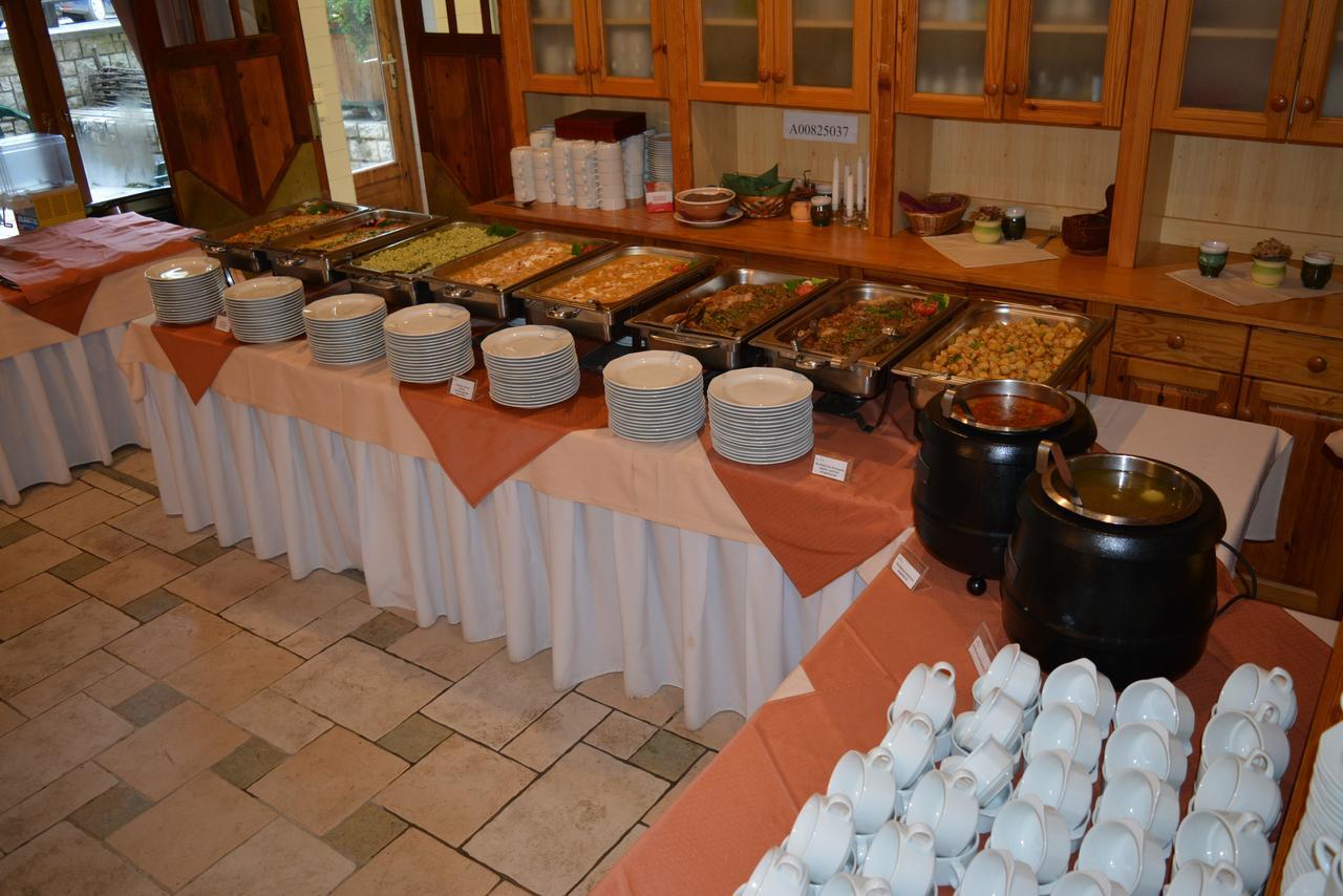 Bakony Hotel Bakonybél エクステリア 写真