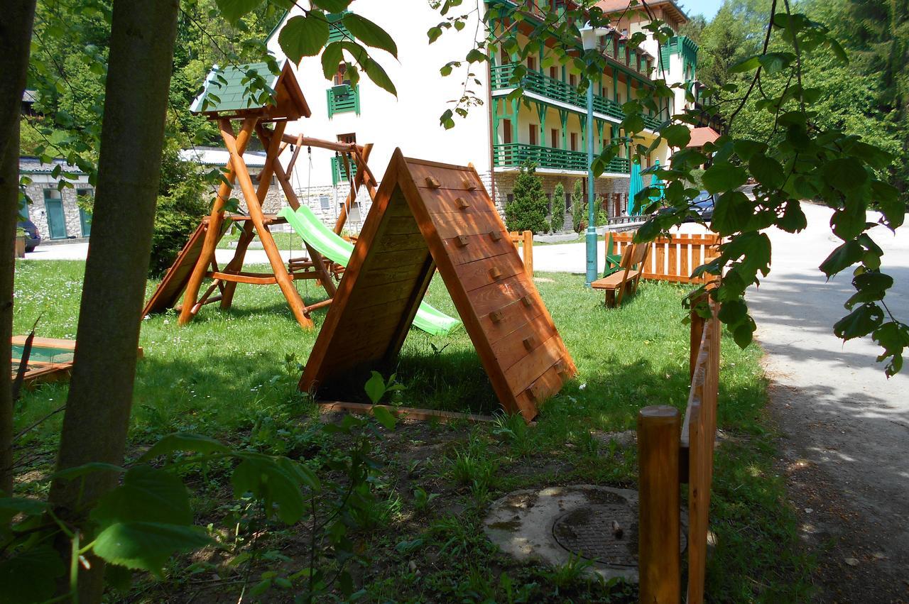 Bakony Hotel Bakonybél エクステリア 写真