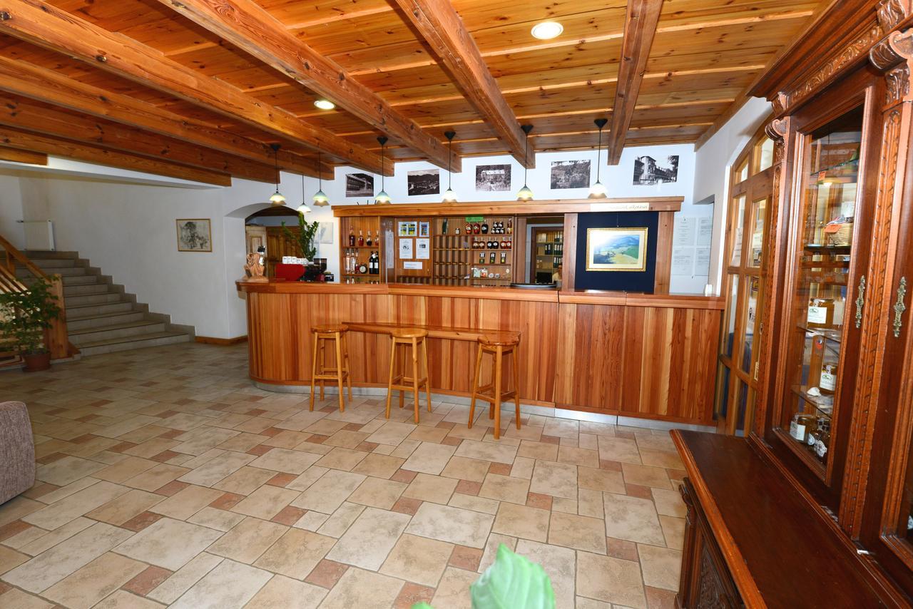 Bakony Hotel Bakonybél エクステリア 写真