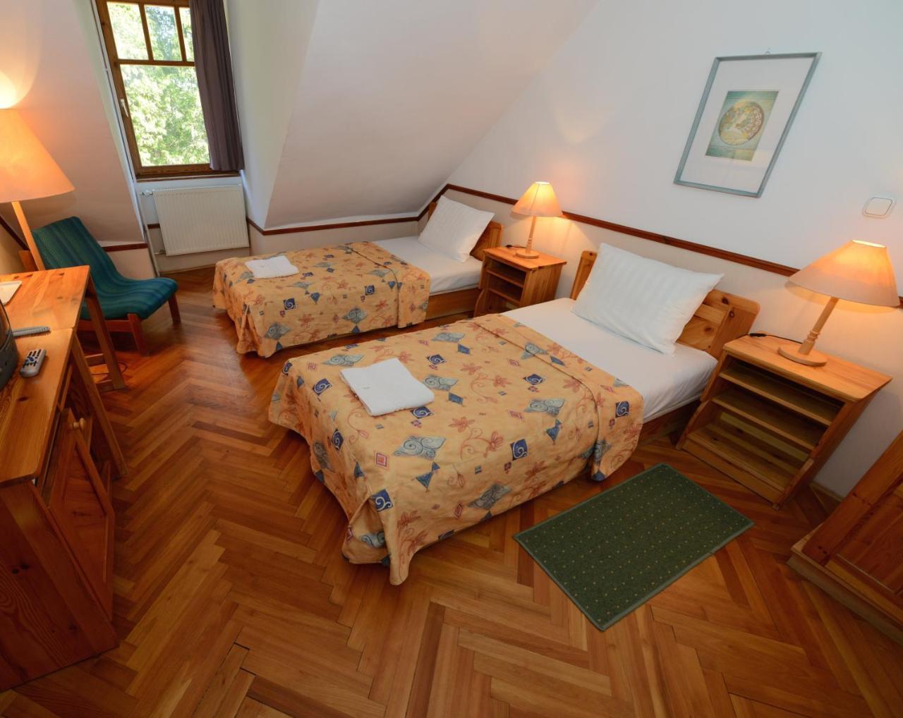 Bakony Hotel Bakonybél エクステリア 写真