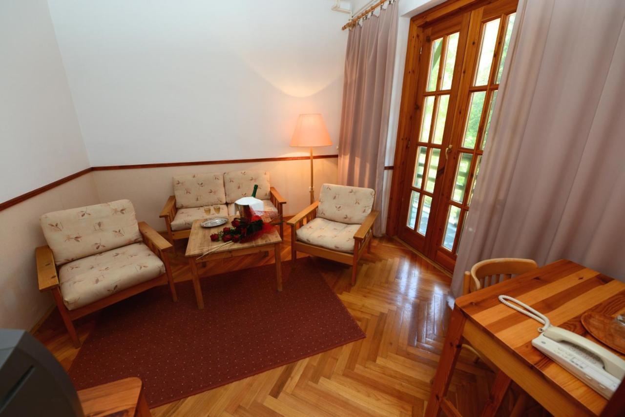 Bakony Hotel Bakonybél エクステリア 写真