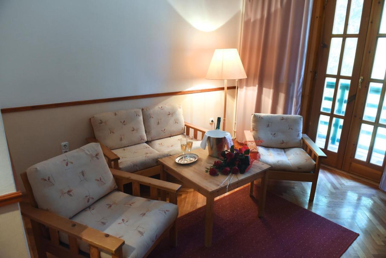 Bakony Hotel Bakonybél エクステリア 写真