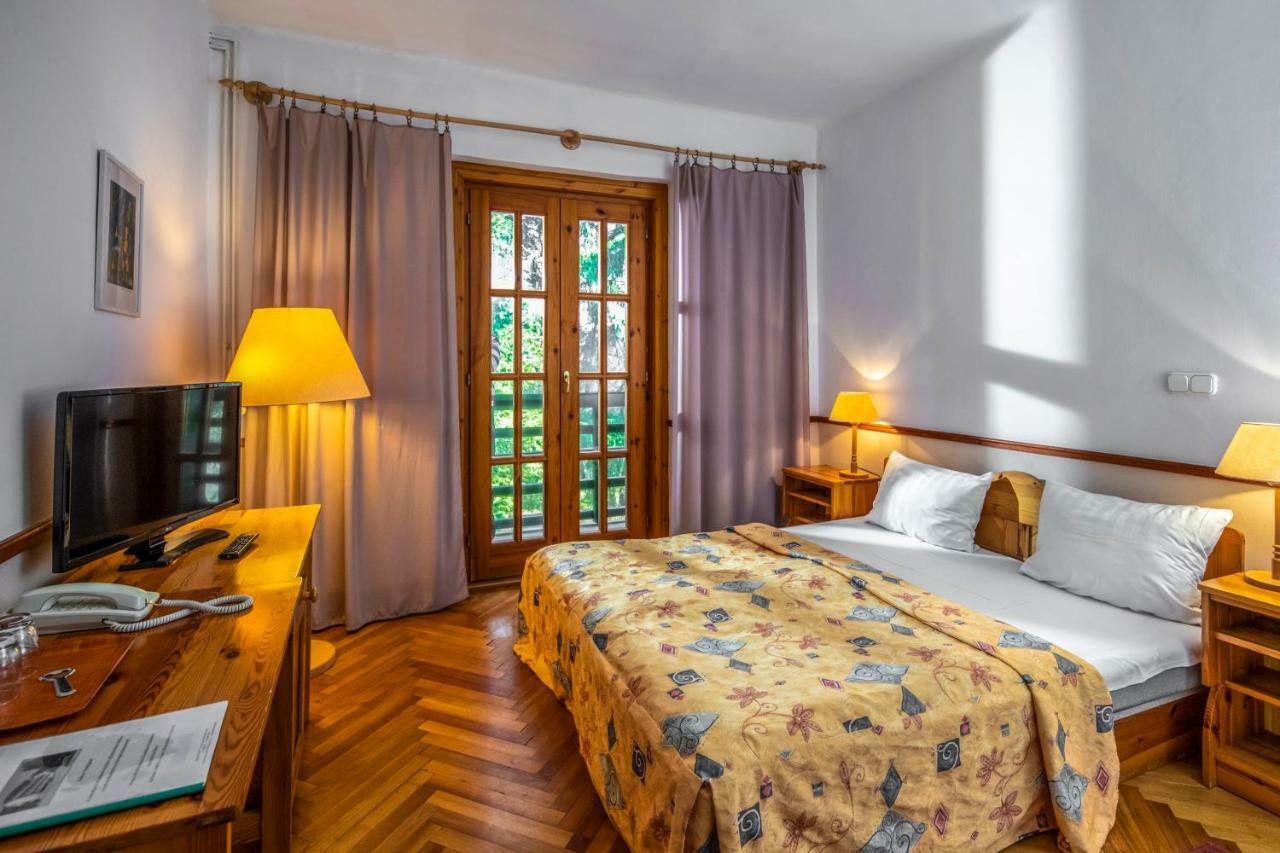 Bakony Hotel Bakonybél エクステリア 写真