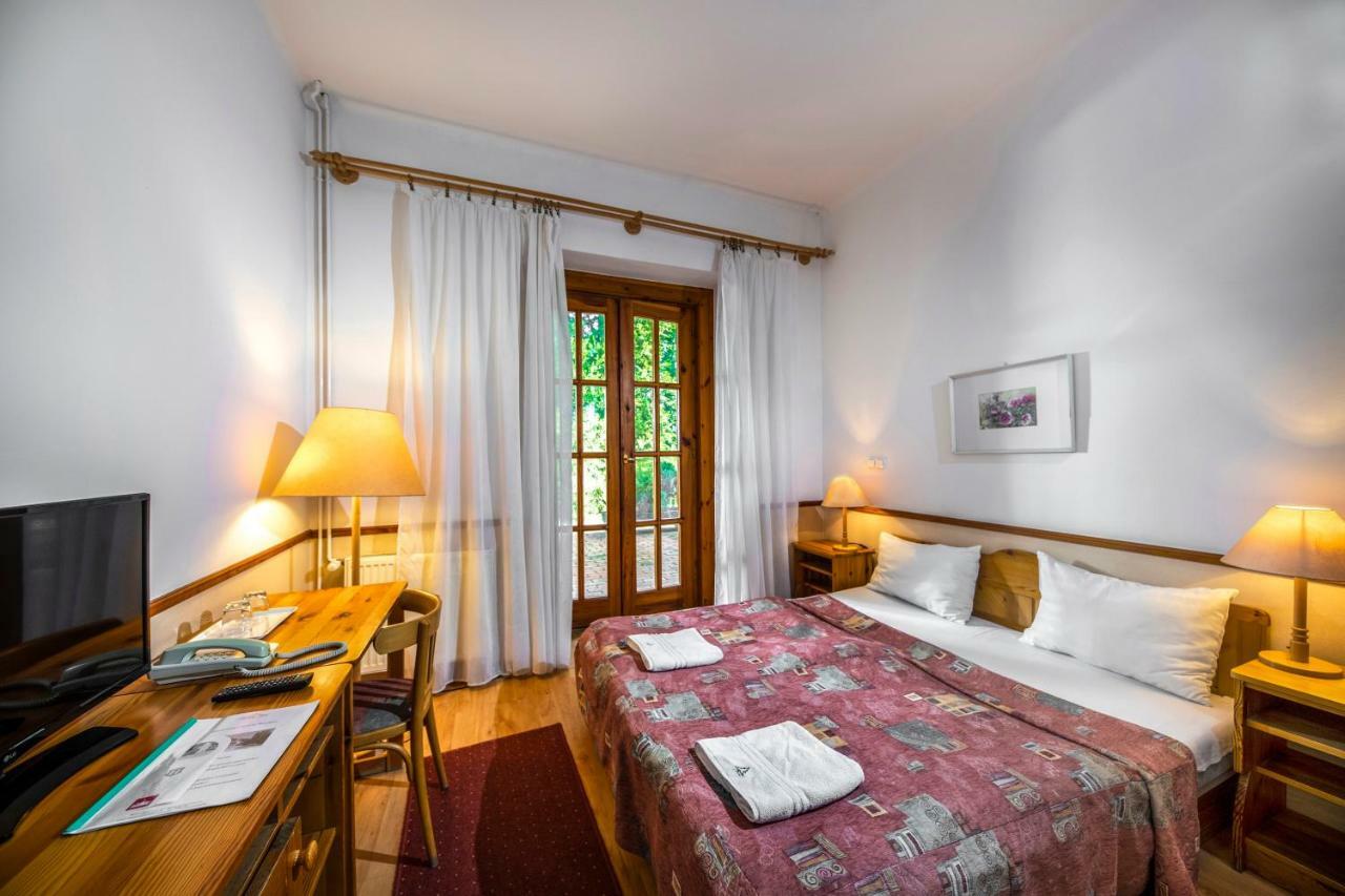 Bakony Hotel Bakonybél エクステリア 写真