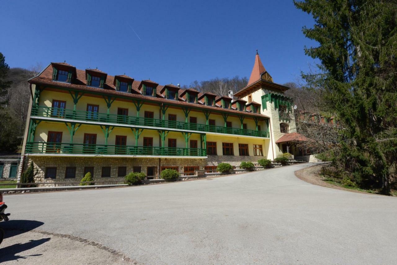 Bakony Hotel Bakonybél エクステリア 写真
