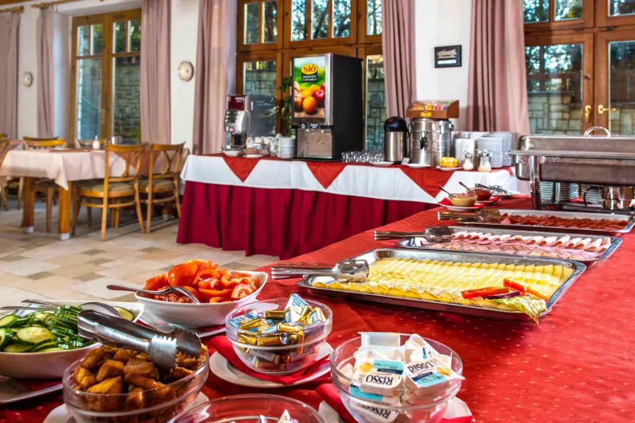 Bakony Hotel Bakonybél エクステリア 写真