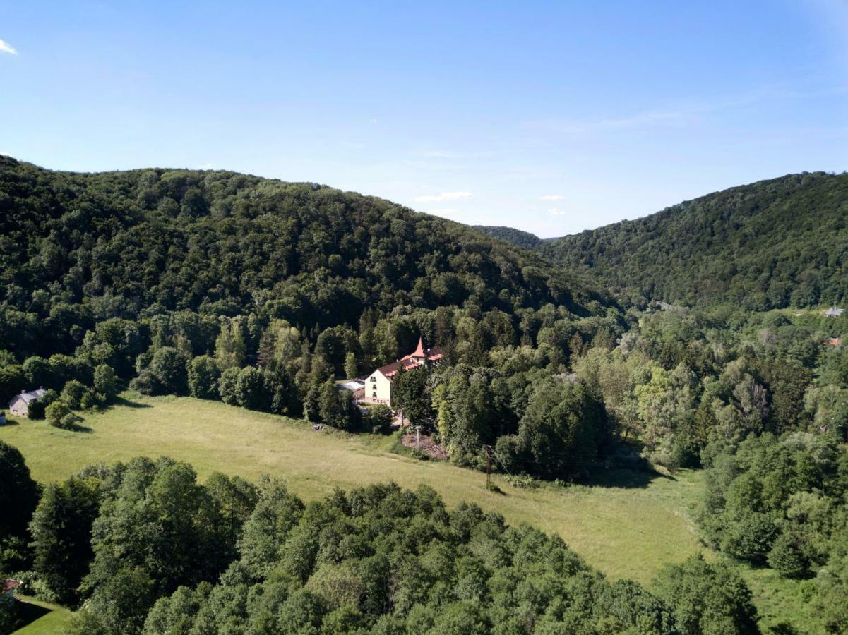 Bakony Hotel Bakonybél エクステリア 写真